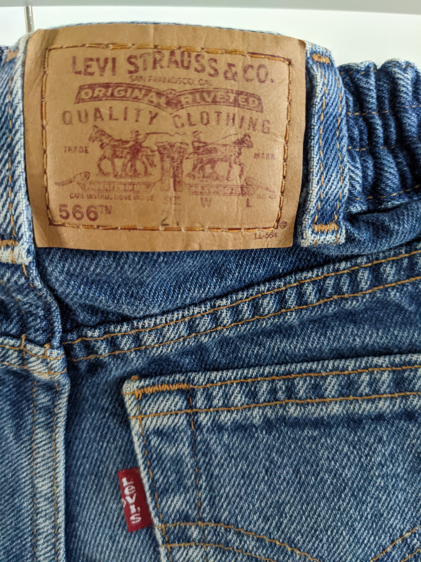 2000 Levi's 566 Denim Jeans Medium wash 92