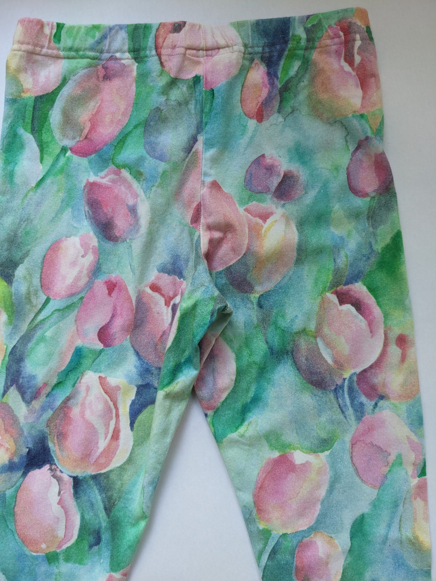Pastel tone tulips vintage leggings