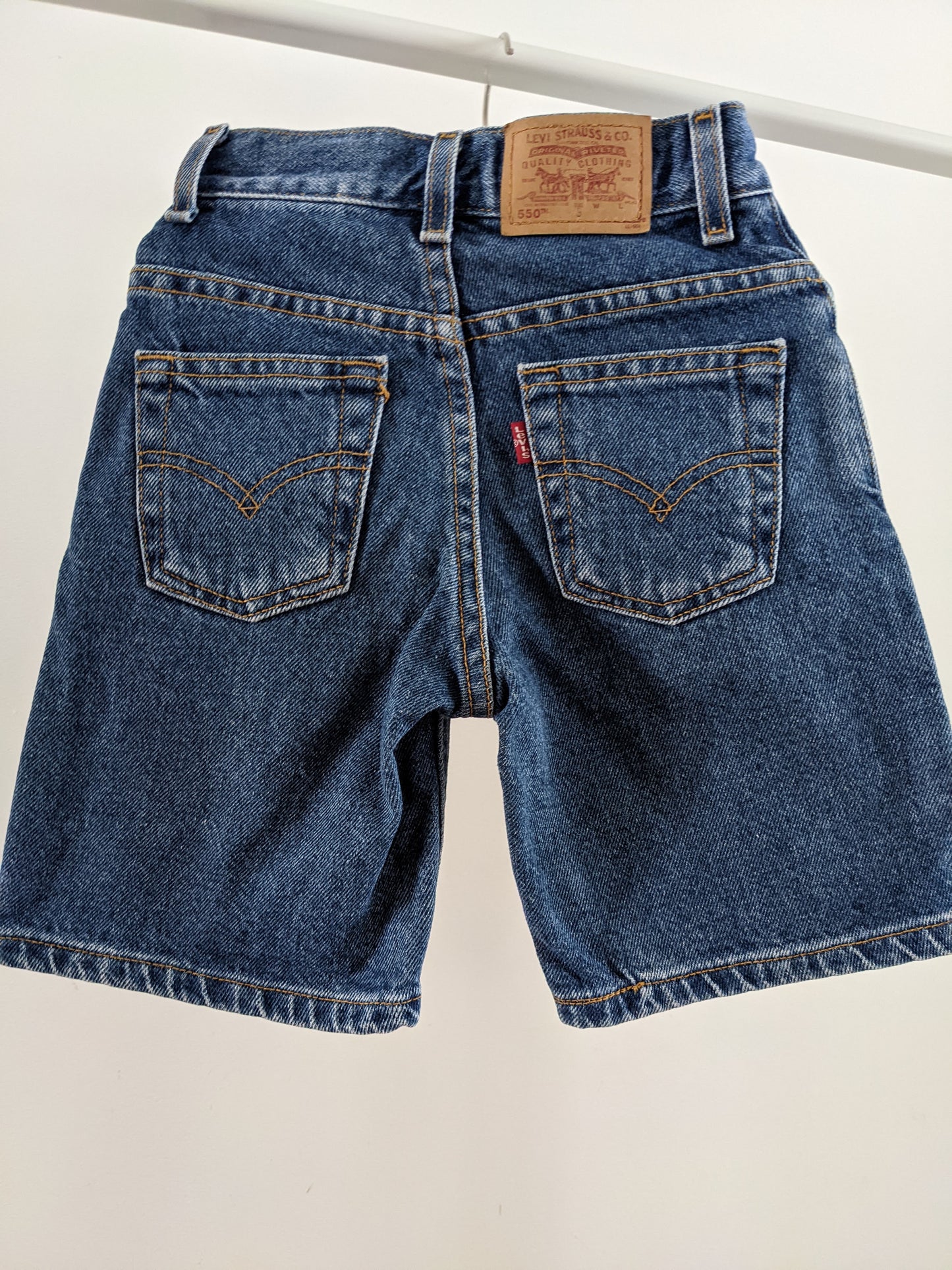 2000 Levi's 550 Denim Jeans Shorts dark wash 110