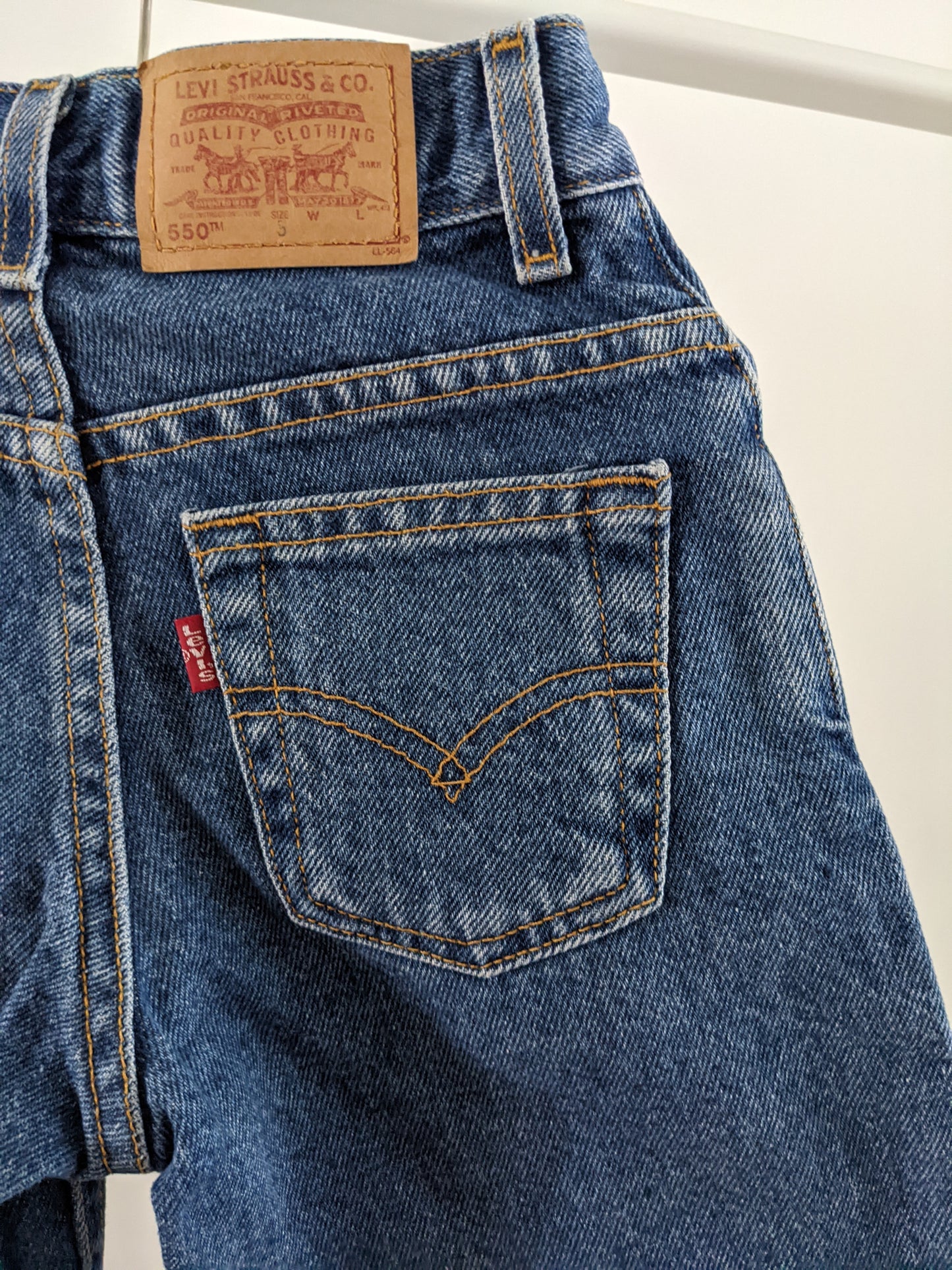 2000 Levi's 550 Denim Jeans Shorts dark wash 110